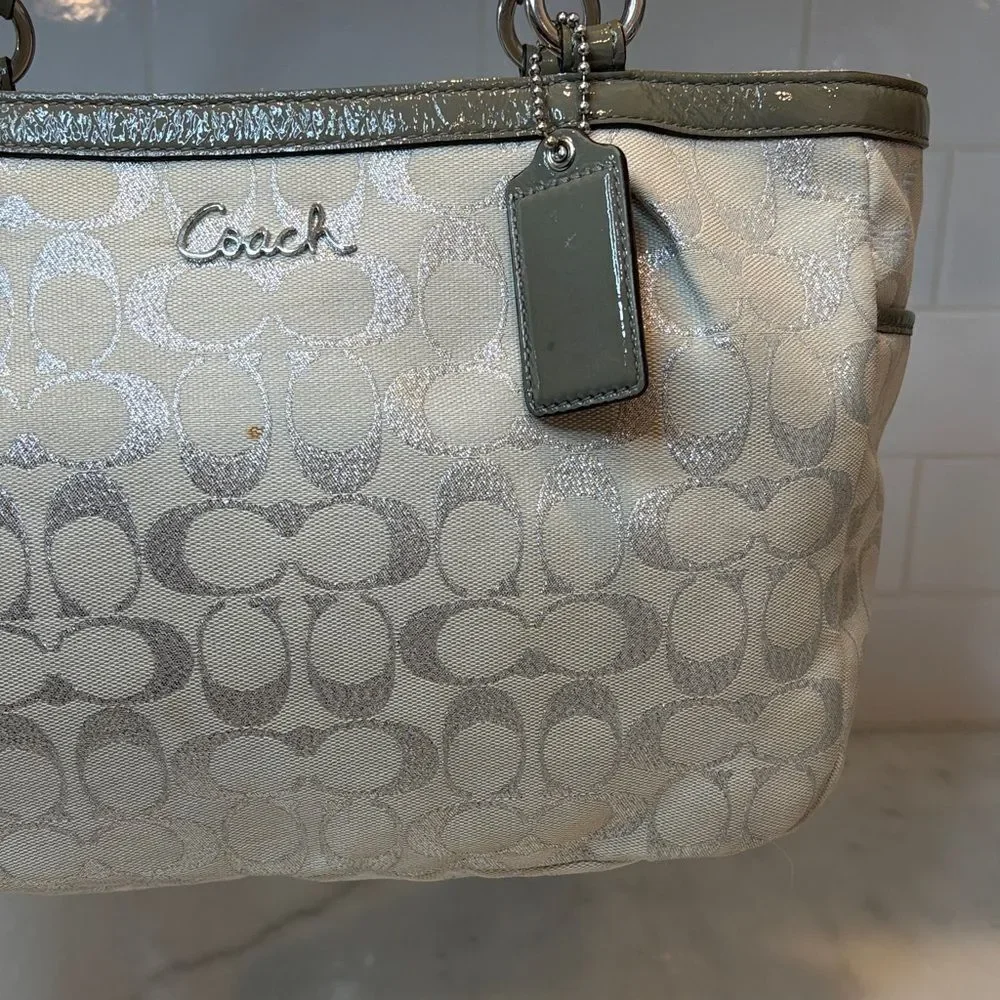 Coach designer f17724